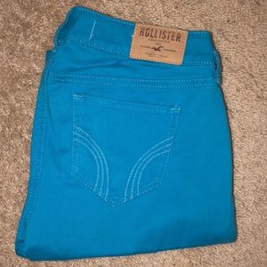 NEVER BEEN WORN NWOT HOLLSITER JEANS